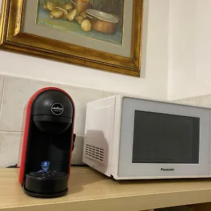 Appartamento Emi House Re Di Roma, Affitto Turistico, Roma